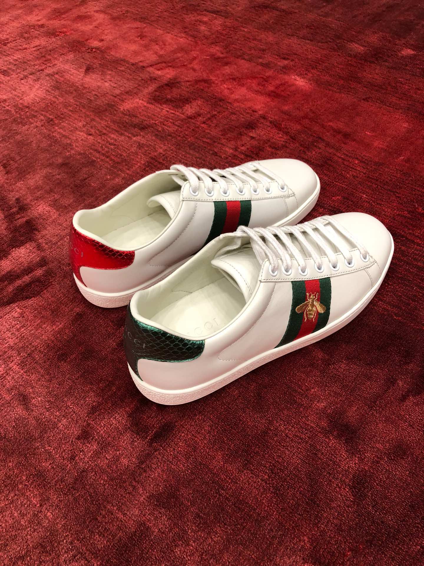 GIÀY GUCCI Leather Embroidered Ace Sneakers