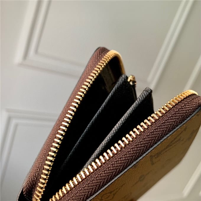 VÍ LOUIS VUITTON zippy wallet