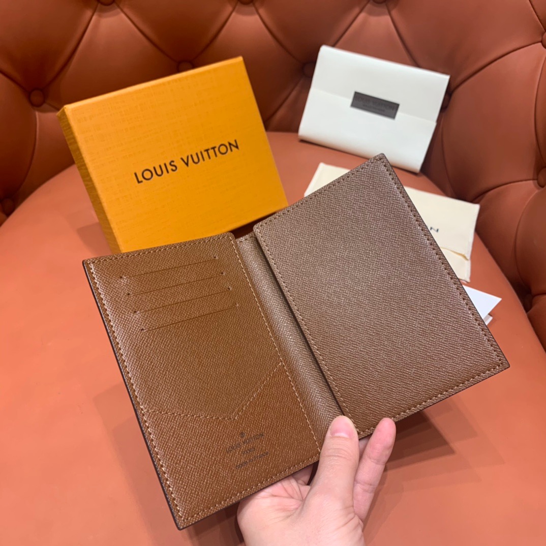 VÍ LOUIS VUITTON MONOGRAM WALLET