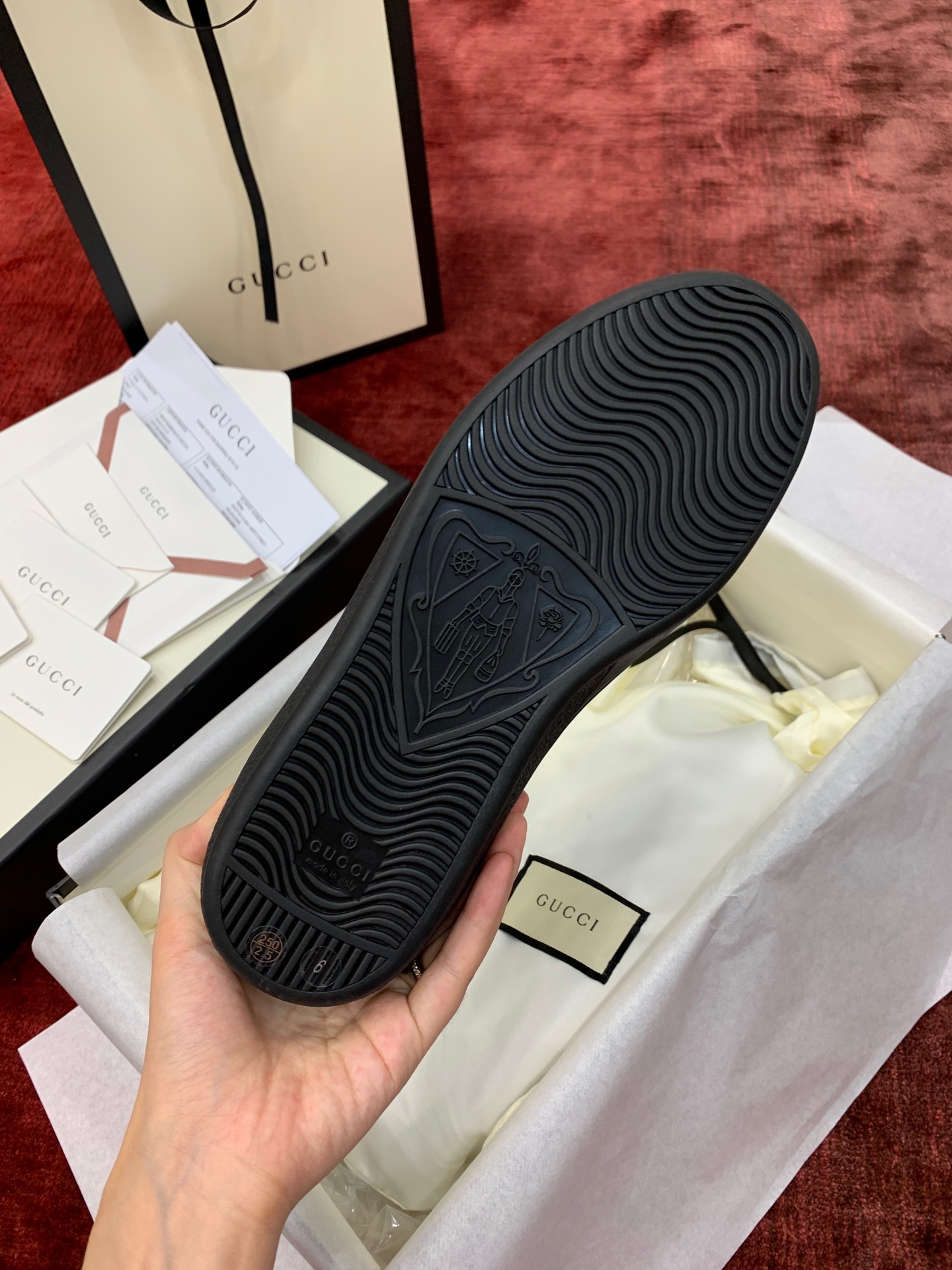 GIÀY GUCCI Leather Ace Sneakers Interlocking GG Black