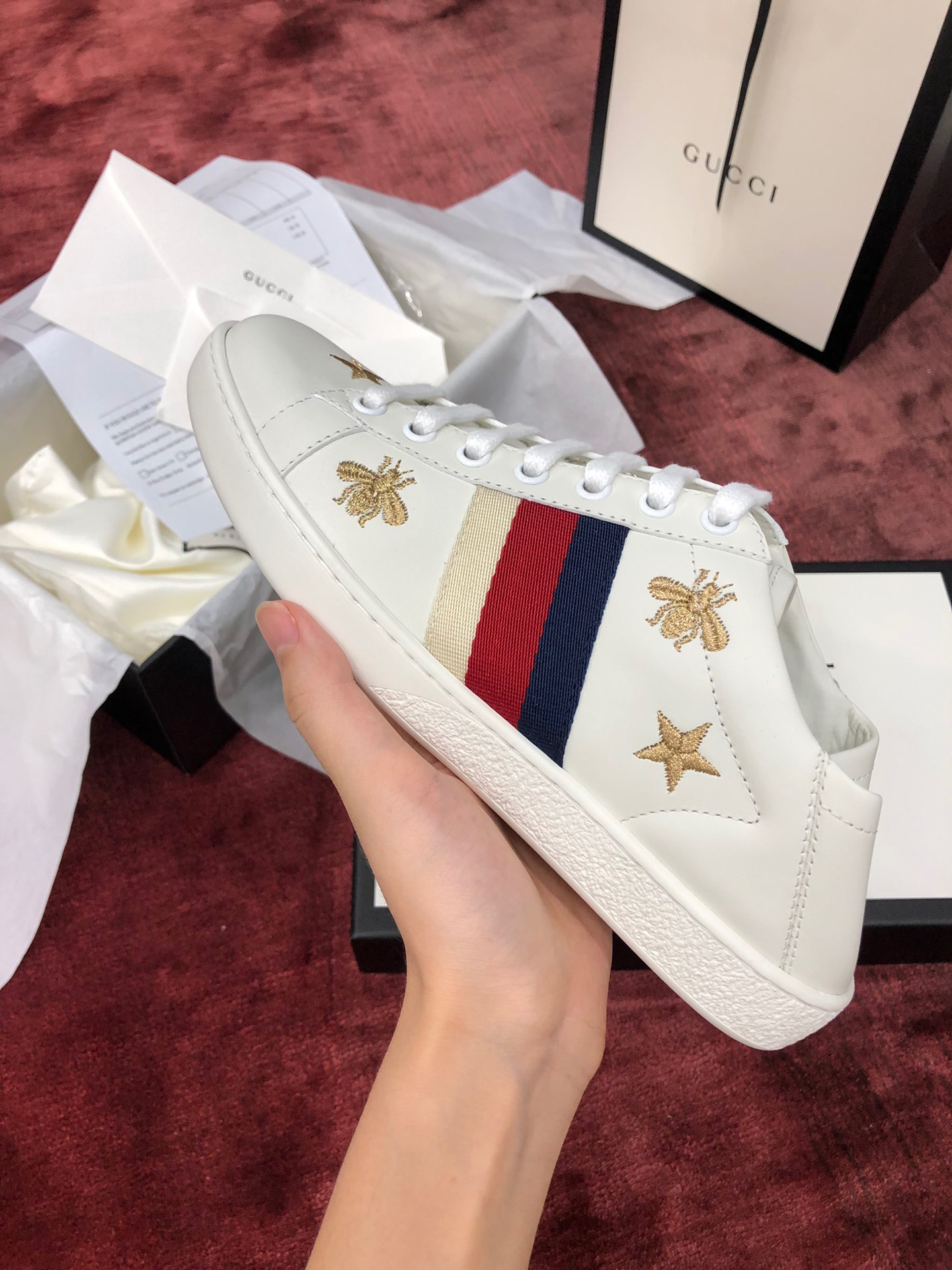GIÀY GUCCI Leather Ace Sneakers Star and Bee White