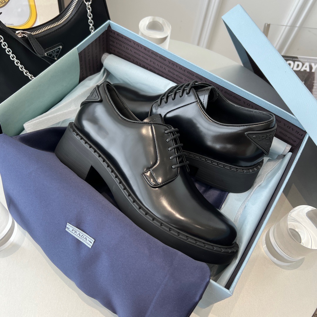 GIÀY PRADA TRIANGLE LOGO LOAFER SHOES