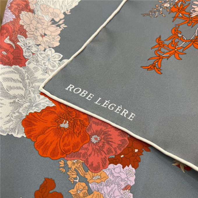 KHĂN Hermes Robe Legere Silk scarf