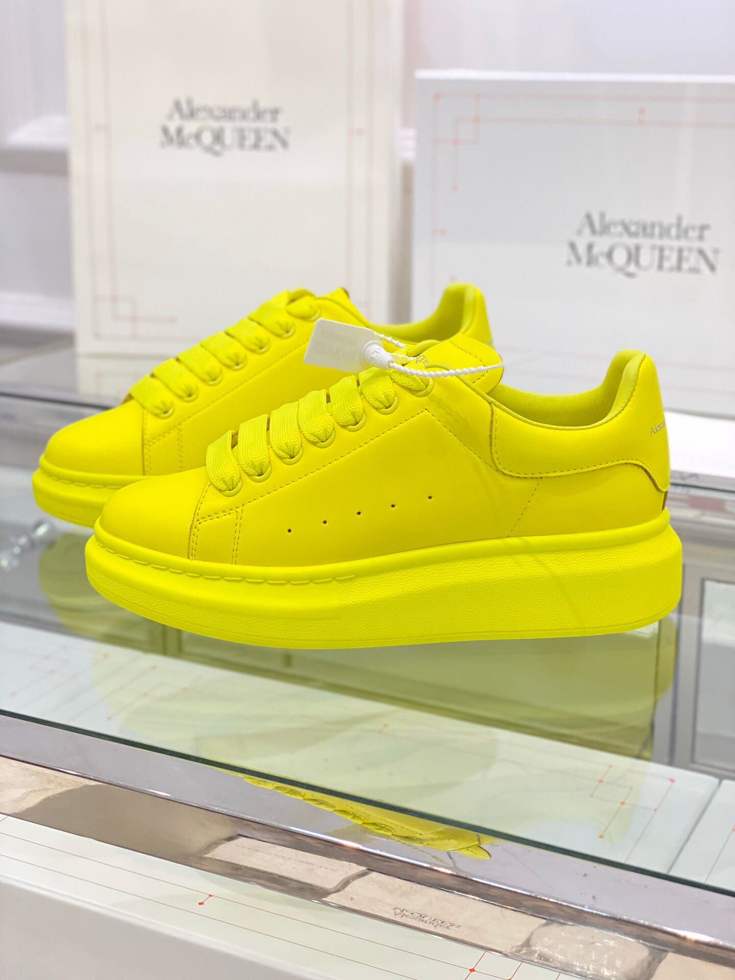GIÀY ALEXANDER MCQUEEN SNEAKERS SHOES AAA UNISEX NAM VÀ NỮ DA BÊ HẢO HẠNG