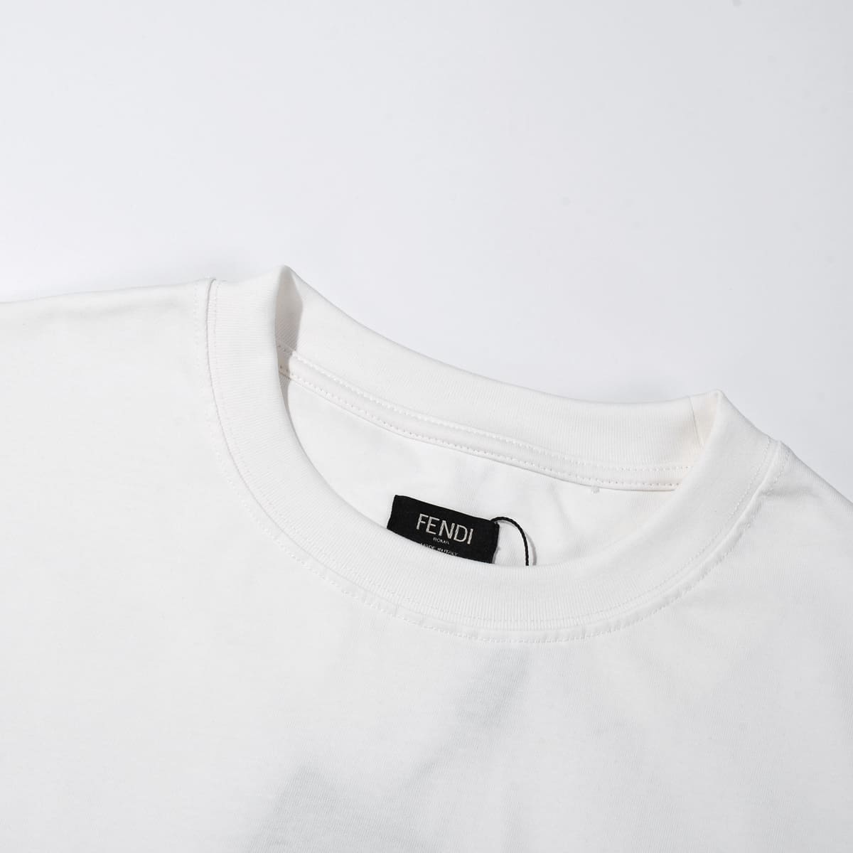 ÁO FENDI T SHIRT MÀU TRẮNG UNISEX