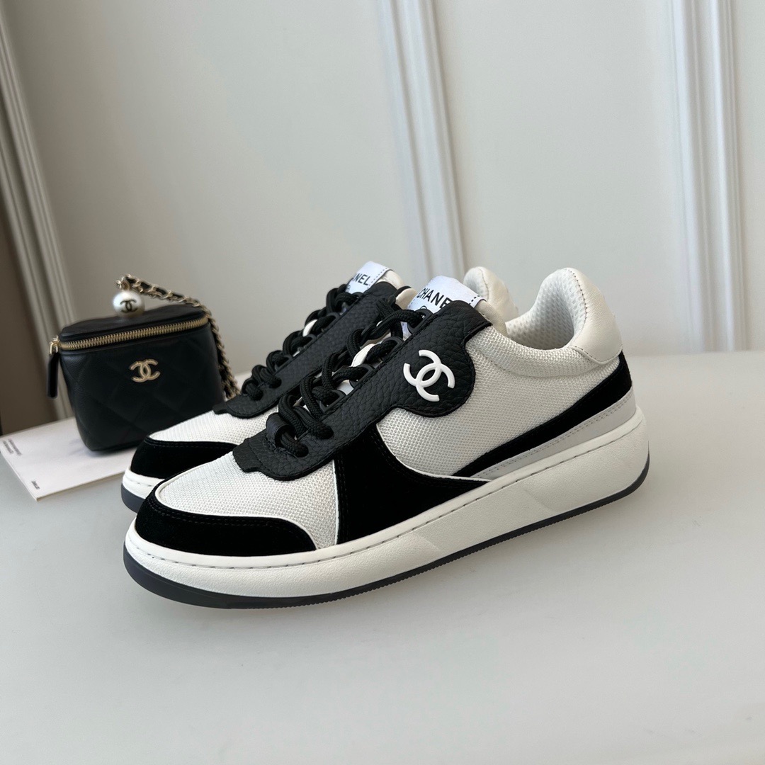 GIÀY CHANEL CC LOGO SNEAKERS shoes
