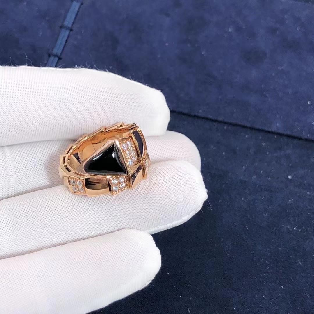 NHẪN BVLGARI Serpenti Viper 18K Rose Gold Onyx and Demi Pavé Diamonds