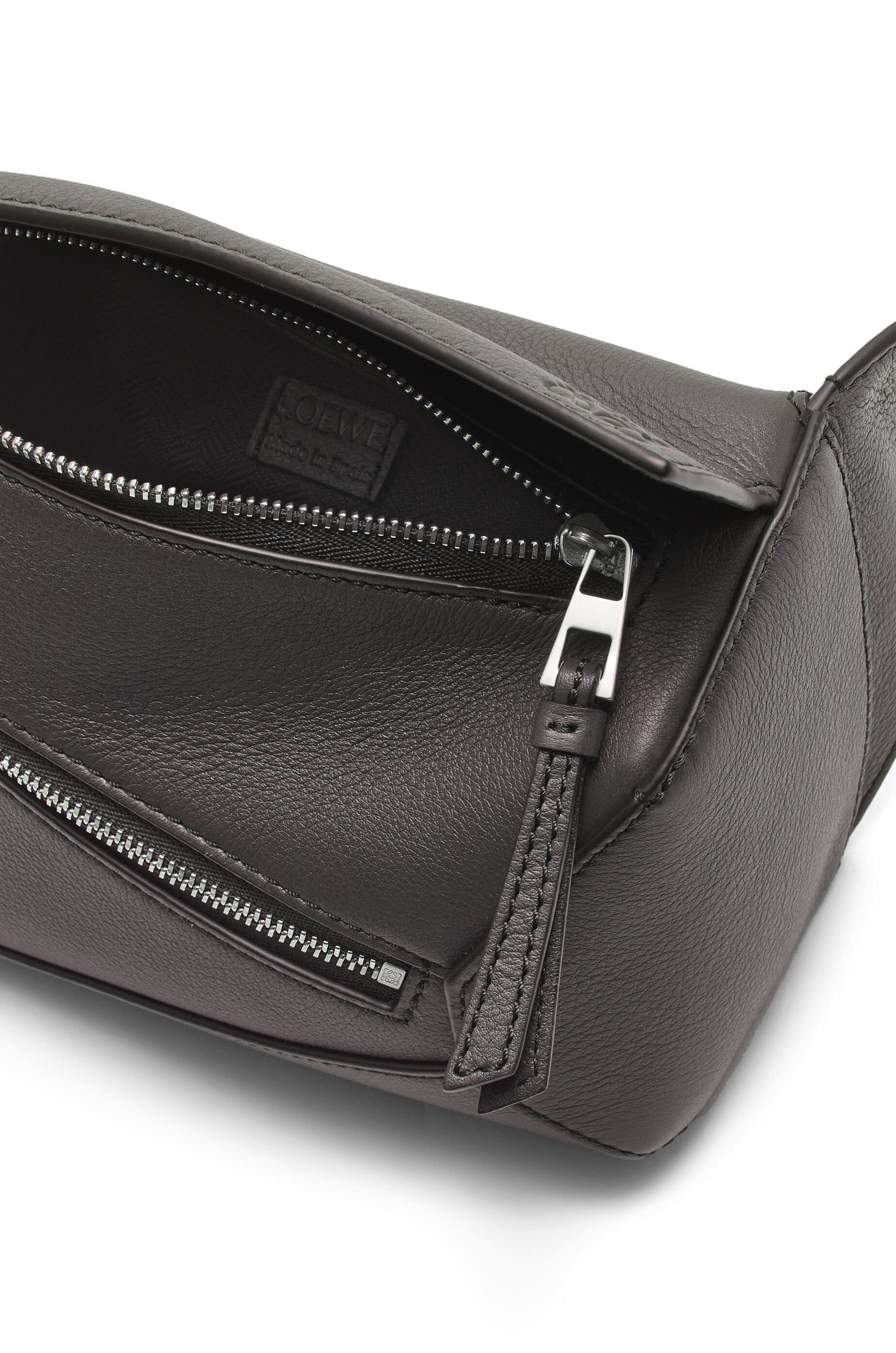 Túi LOEWE Mini Puzzle Bumbag in classic calfskin dark grey unisex