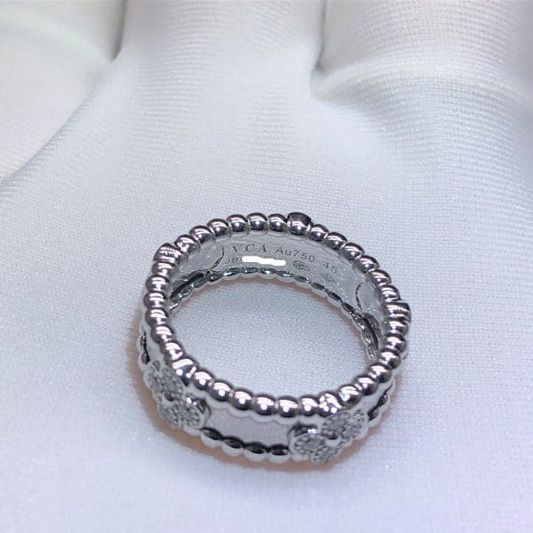 Nhẫn kim cương Perlee Sweet Clovers bằng vàng trắng 18K VCA  18K  (Liên hệ để biết giá)