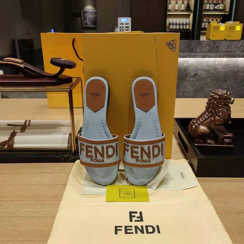 GIÀY Fendi Women Signature Light Blue Denim Slides