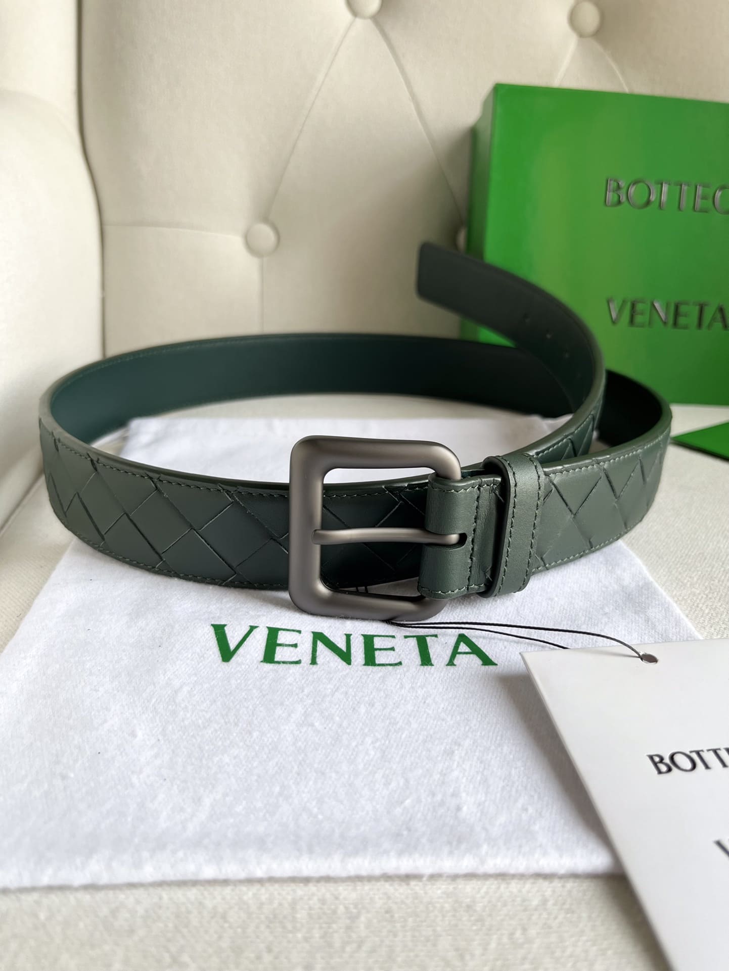 DÂY LƯNG BOTTGA VENETA GREEN INTRECCIATO LEATHER Khóa đen mờ