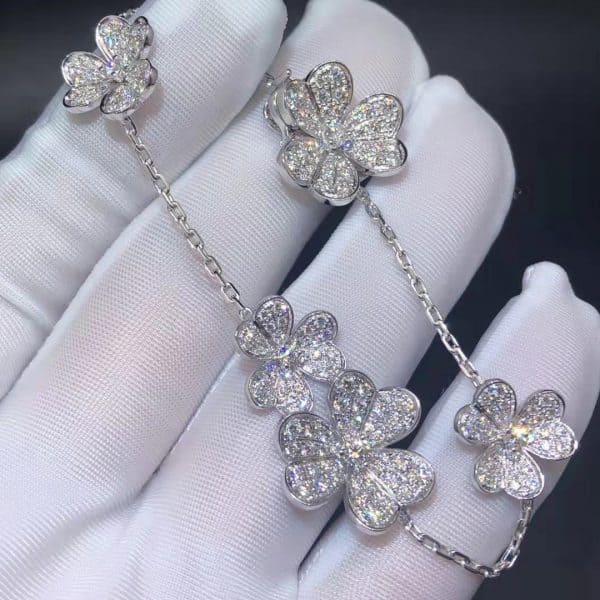 Vòng tay kim cương lát toàn bộ bằng vàng trắng 18k Van Cleef Frivole 5 bông hoa 18K  (Liên hệ để biết giá)