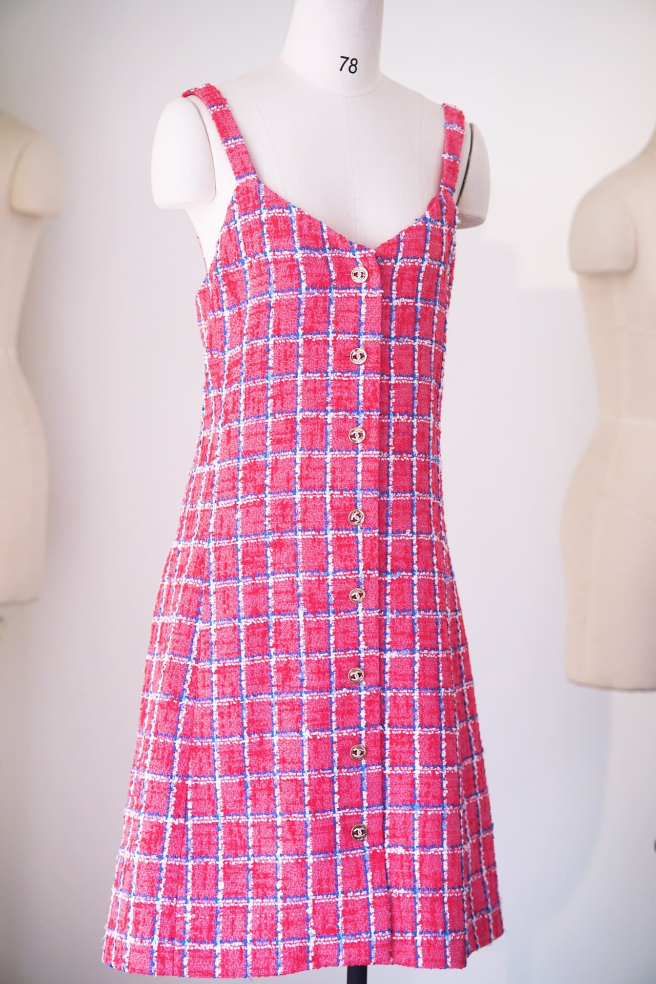 ĐẦM HAI DÂY CHANEL MÀU HỒNG PINK MID DRESS High Classy