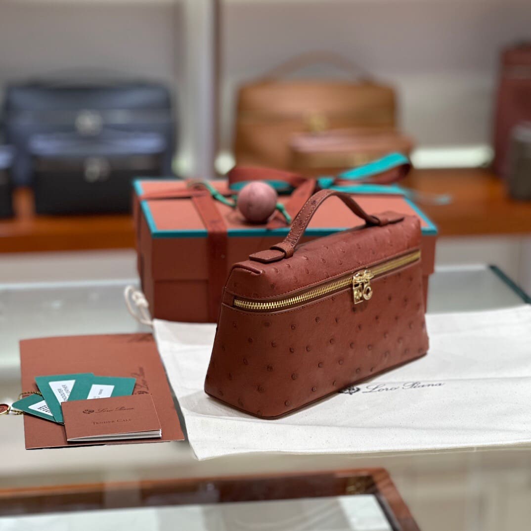 TÚI Loro Piana Women Extra Pocket L27 in Ostrich Leather Red da đà điểu(Gía Liên Hệ)