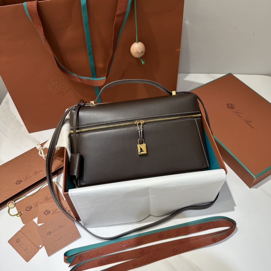 TÚI Loro Piana Women Extra bằng da bê màu cafe'