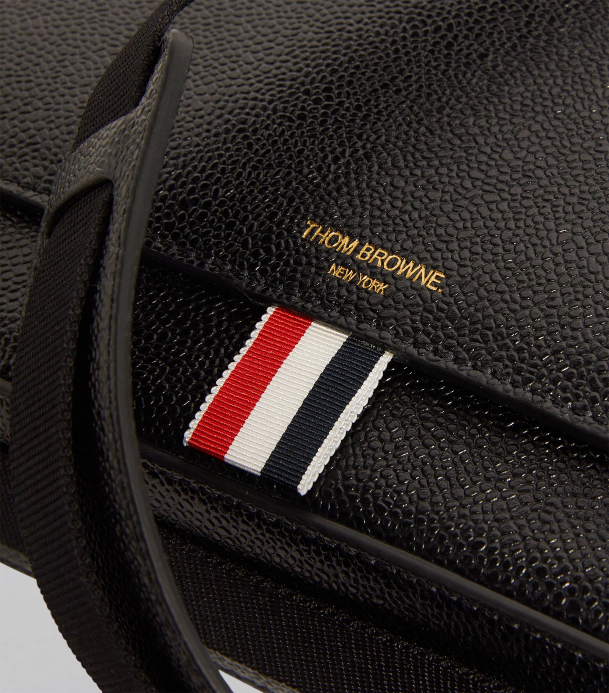 TÚI THOM BROWNE  Pebbled Leather Reporter Bag