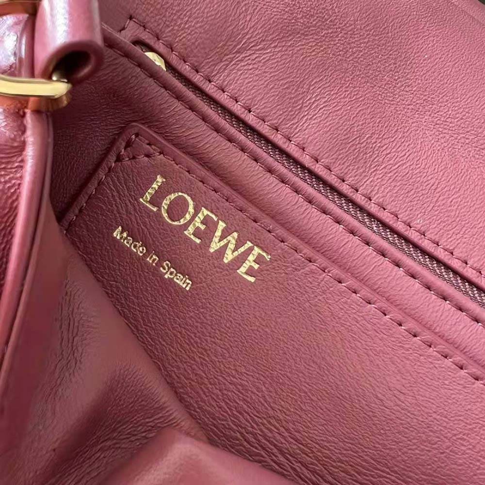 TÚI LOEWE Puffer Goya bằng da cừu Nappa bóng màu đỏ đậm