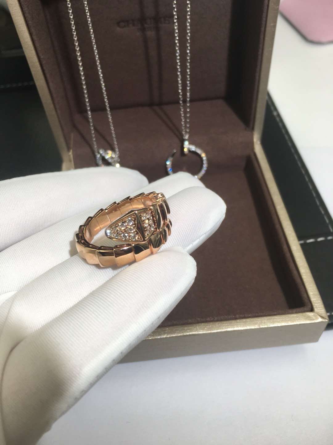 NHẪN BVLGARI Serpenti 18kt rose gold pavé diamonds