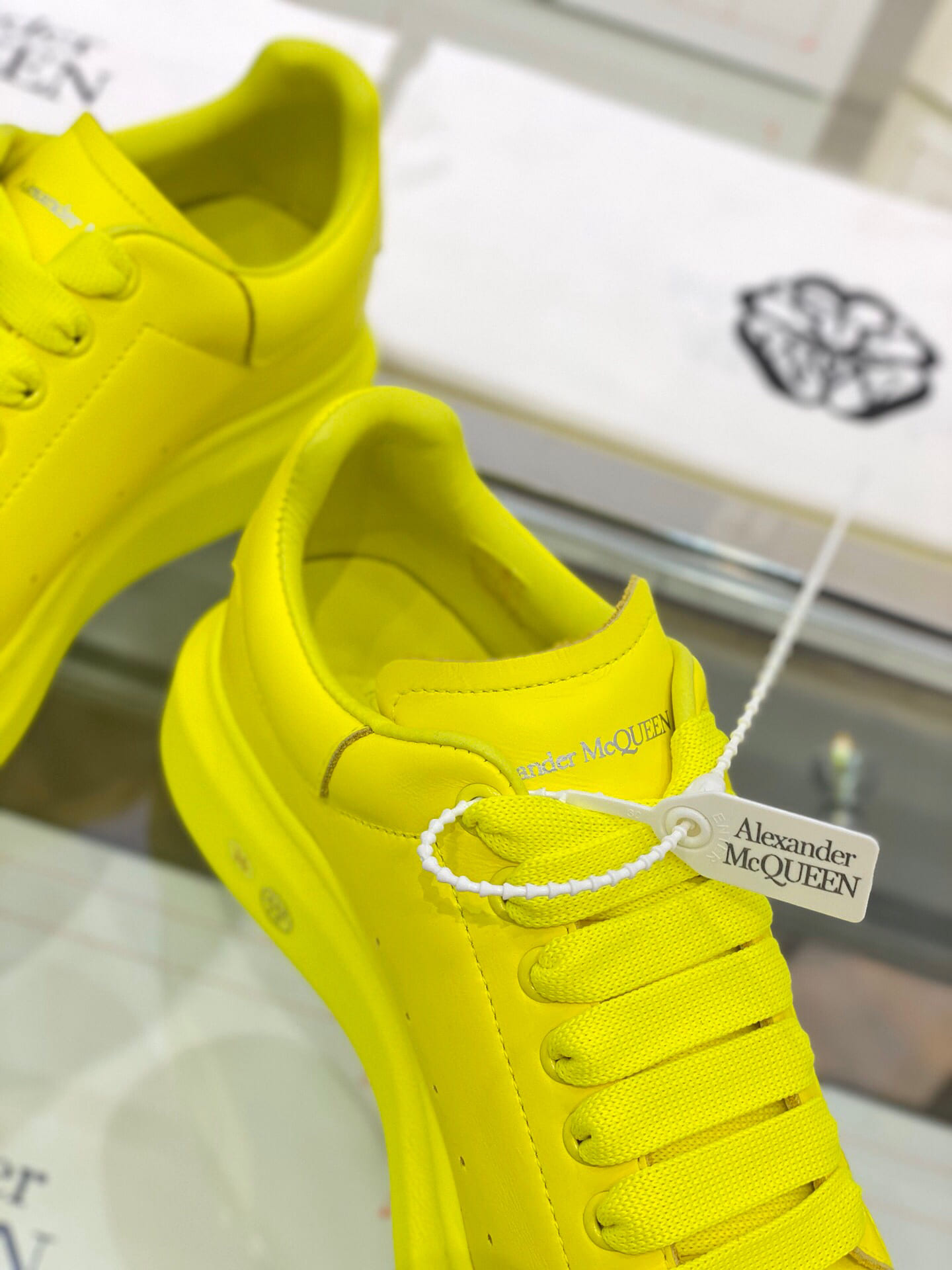 GIÀY ALEXANDER MCQUEEN SNEAKERS SHOES AAA UNISEX NAM VÀ NỮ DA BÊ HẢO HẠNG