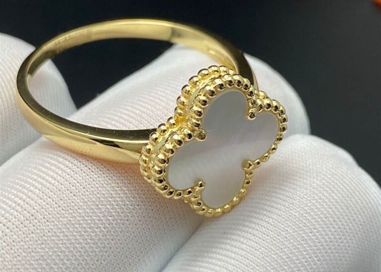 NHẪN VAN CLEEF & ARPELS ALHAMBRA M.O.P GOLD 18K YELLOW GOLD