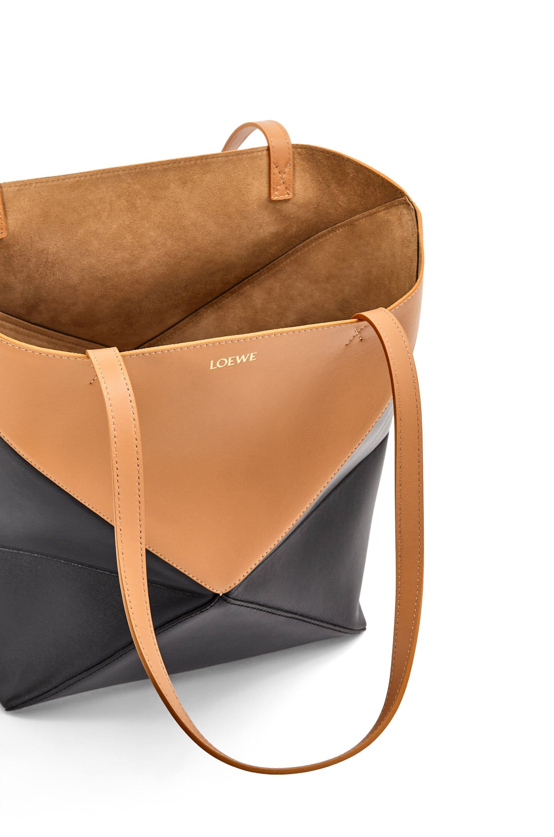 Túi LOEWE Puzzle Fold Tote in shiny calfskin sand black
