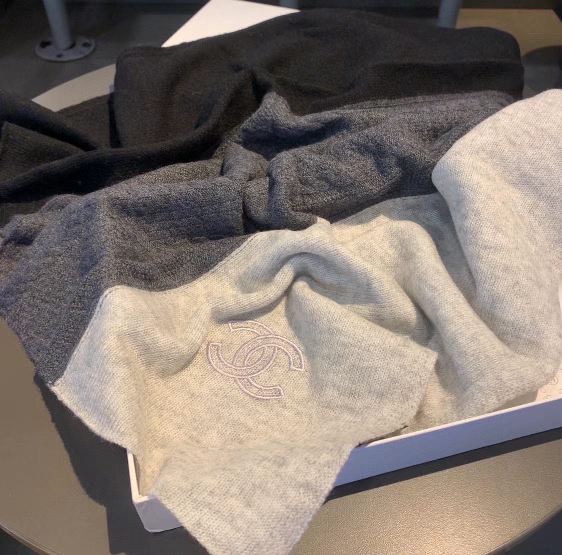 KHĂN CHANEL ORIGINAL CASHMERE scarf