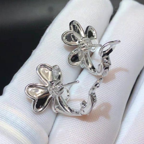 Hoa tai kim cương vàng trắng 18K Frivole Small Model của Van Cleef & Arpels 18K  (Liên hệ để biết giá)