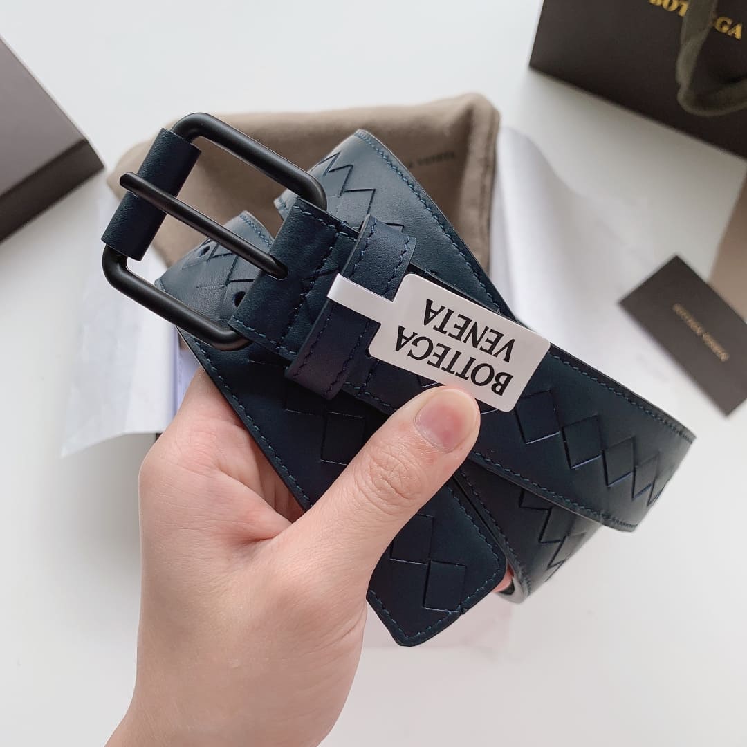 DÂY LƯNG BOTTGA VENETA BLUE INTRECCIATO LEATHER Khóa đen mờ