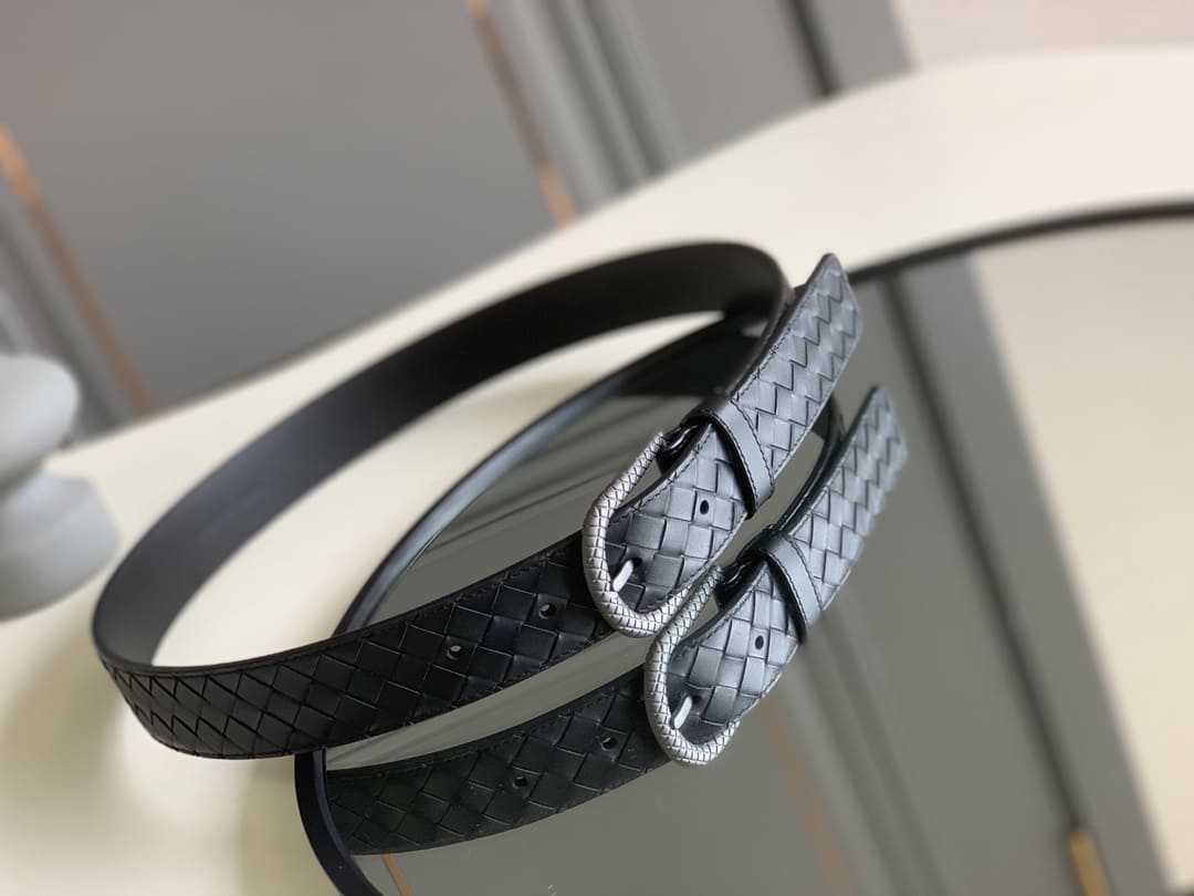 DÂY LƯNG BOTTGA VENETA INTRECCIATO LEATHER Khóa đen mờ
