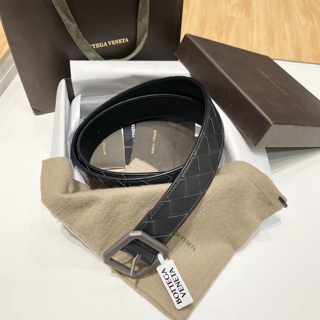DÂY LƯNG BOTTGA VENETA BLACK INTRECCIATO LEATHER Khóa đen mờ