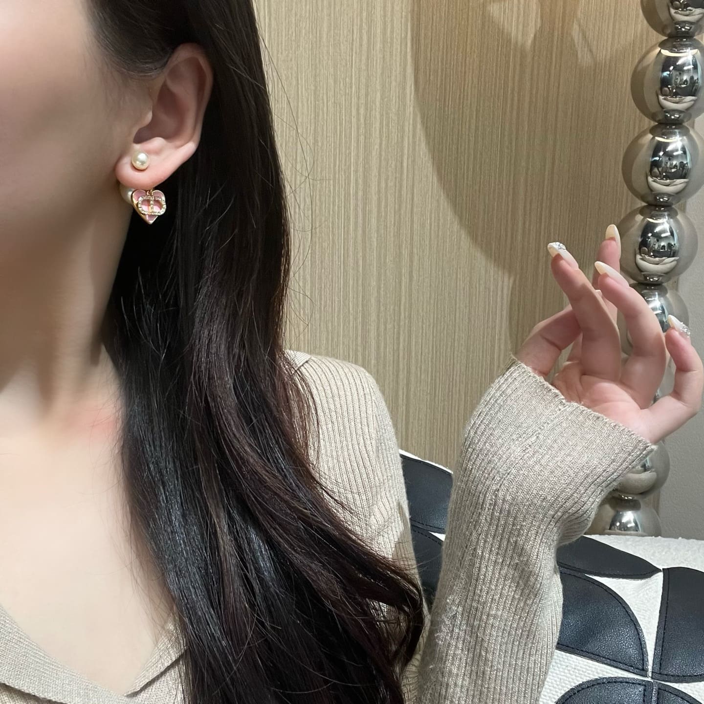 HOA TAI DIOR CD PEARL HEART PINK TRIBALES