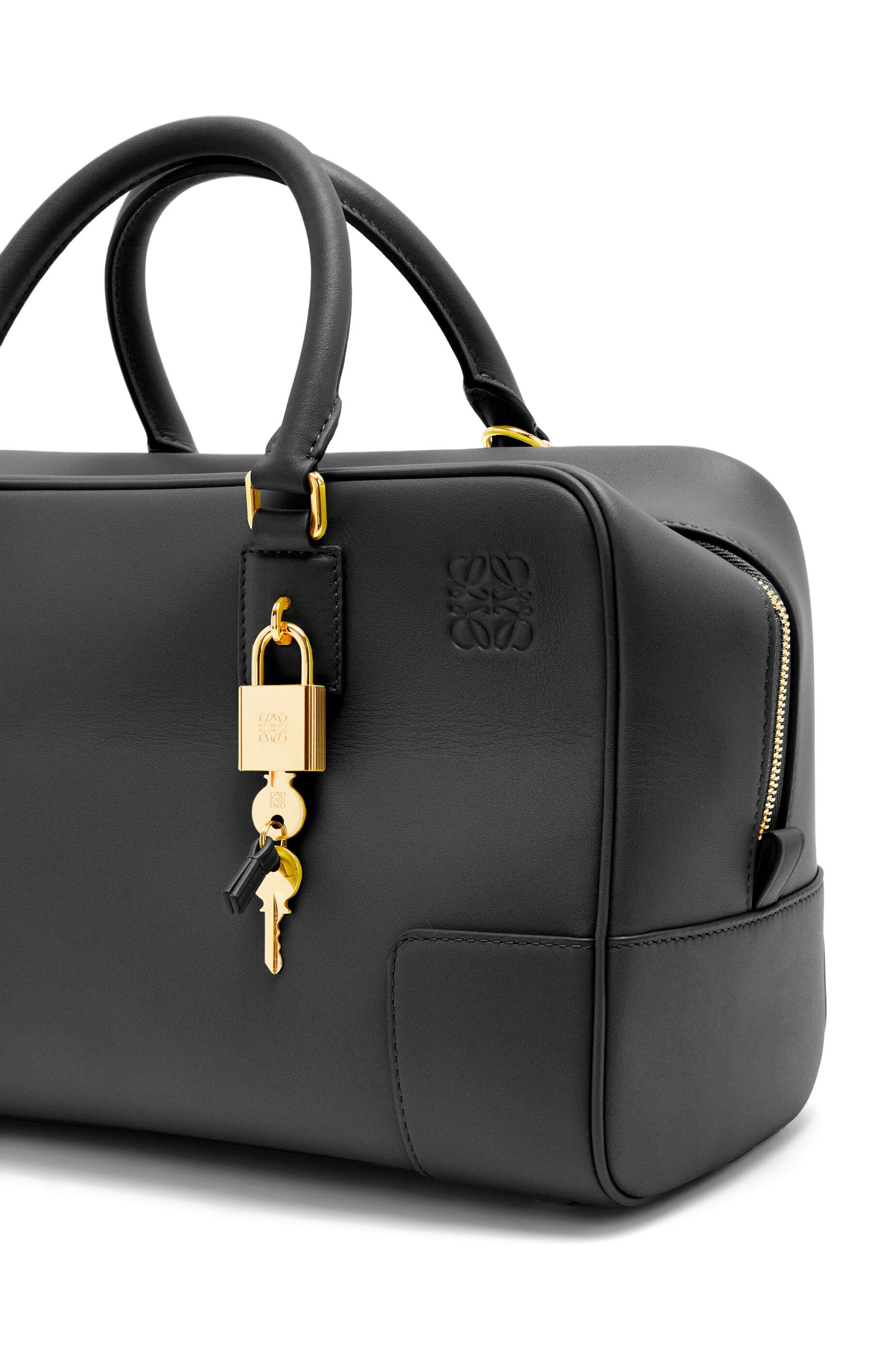 Túi LOEWE Amazona 28 bag in nappa calfskin black