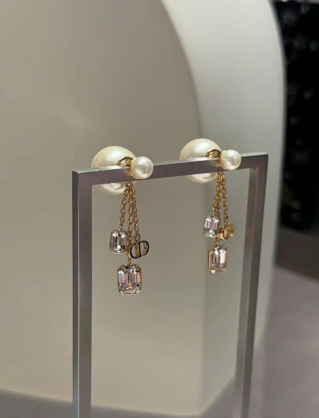 HOA TAI DIOR CD PEARLS DIAMOND TRIBALES