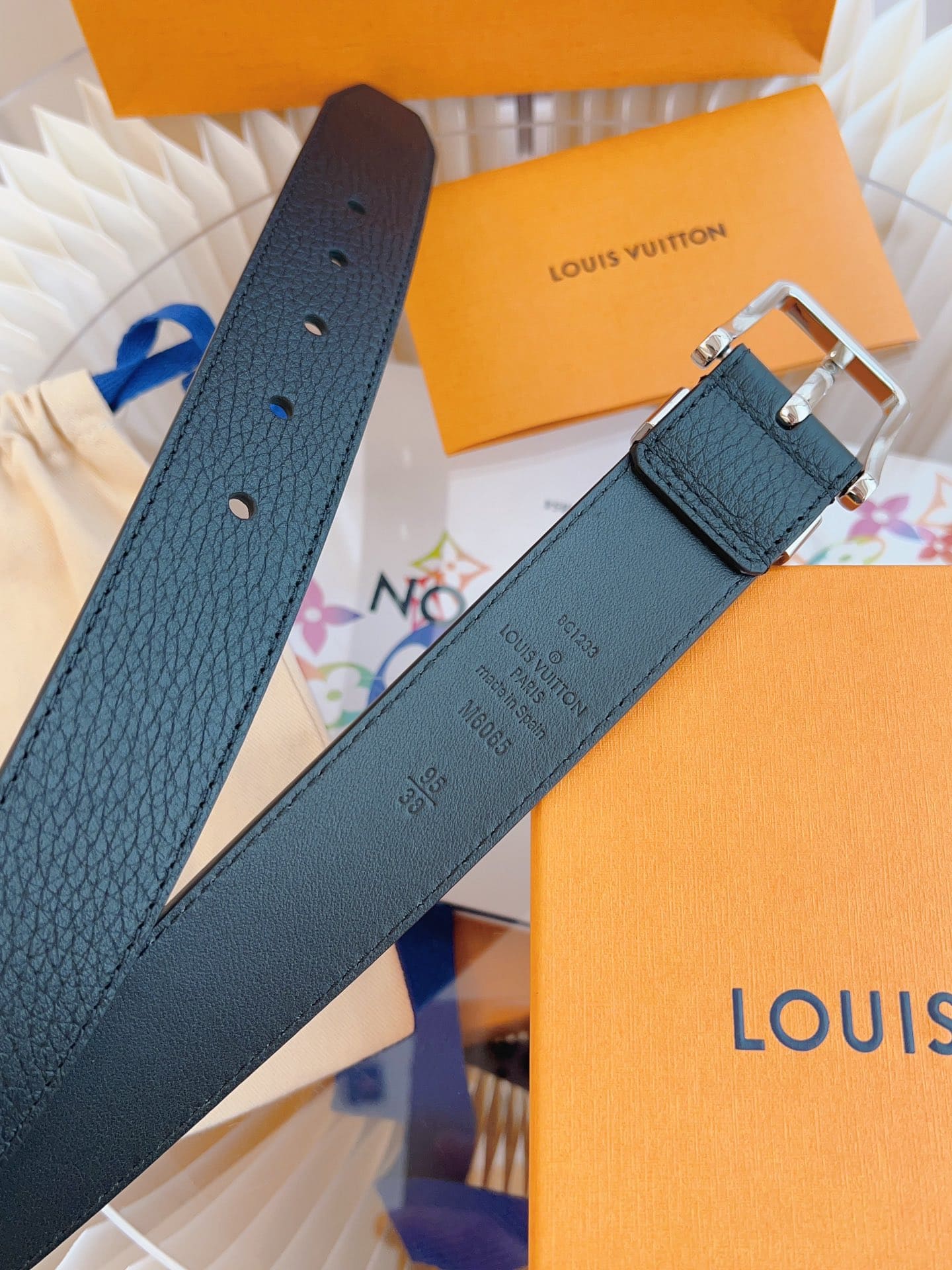DÂY LƯNG LOUIS VUITTON BLACK CALFSKIN LEATHER Khóa bạc