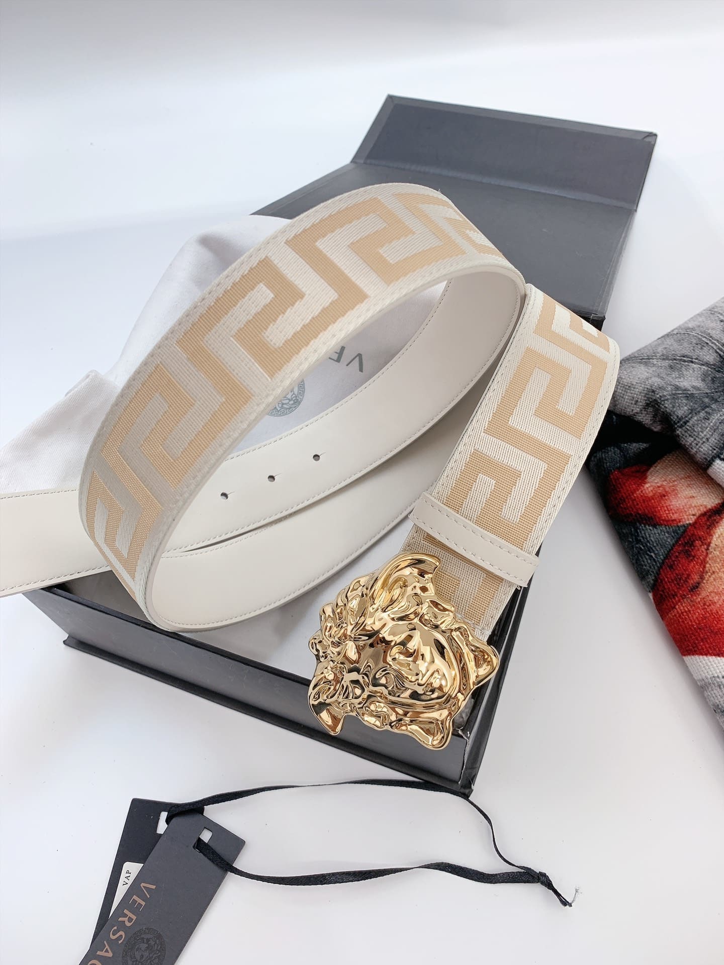 DÂY LƯNG VERSACE GRECA CANVAS Khóa vàng