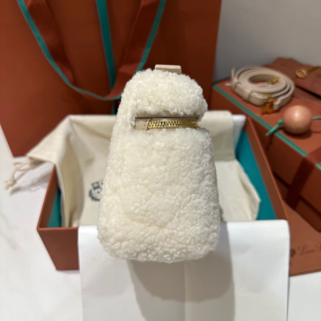 TÚI Loro Piana Women Extra Pocket L19 in Lamb Fur White lông cừu