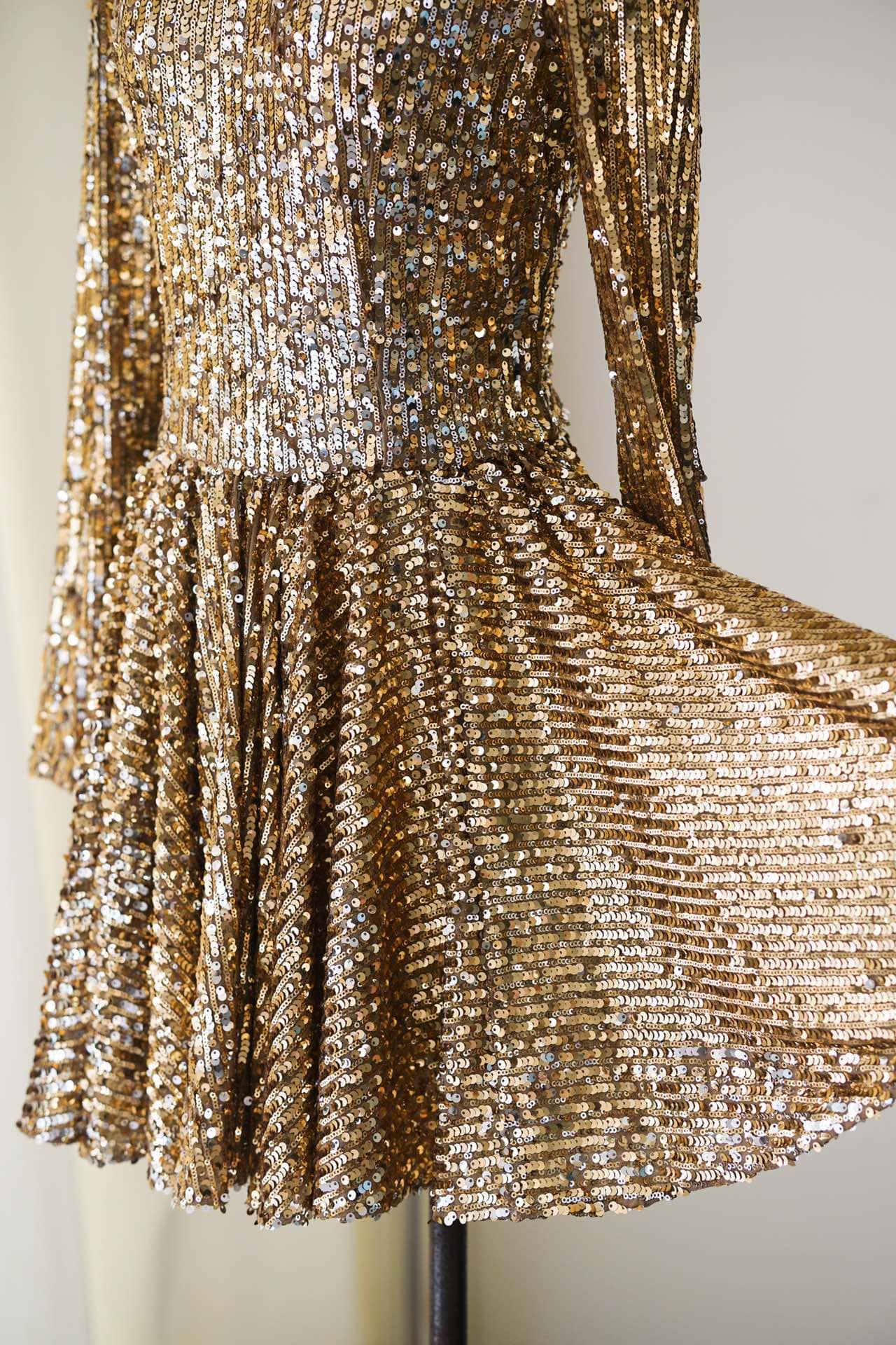 VÁY DOLCE & GABBANA ROUND NECK SEQUIN PARTY MID DRESS High Classy