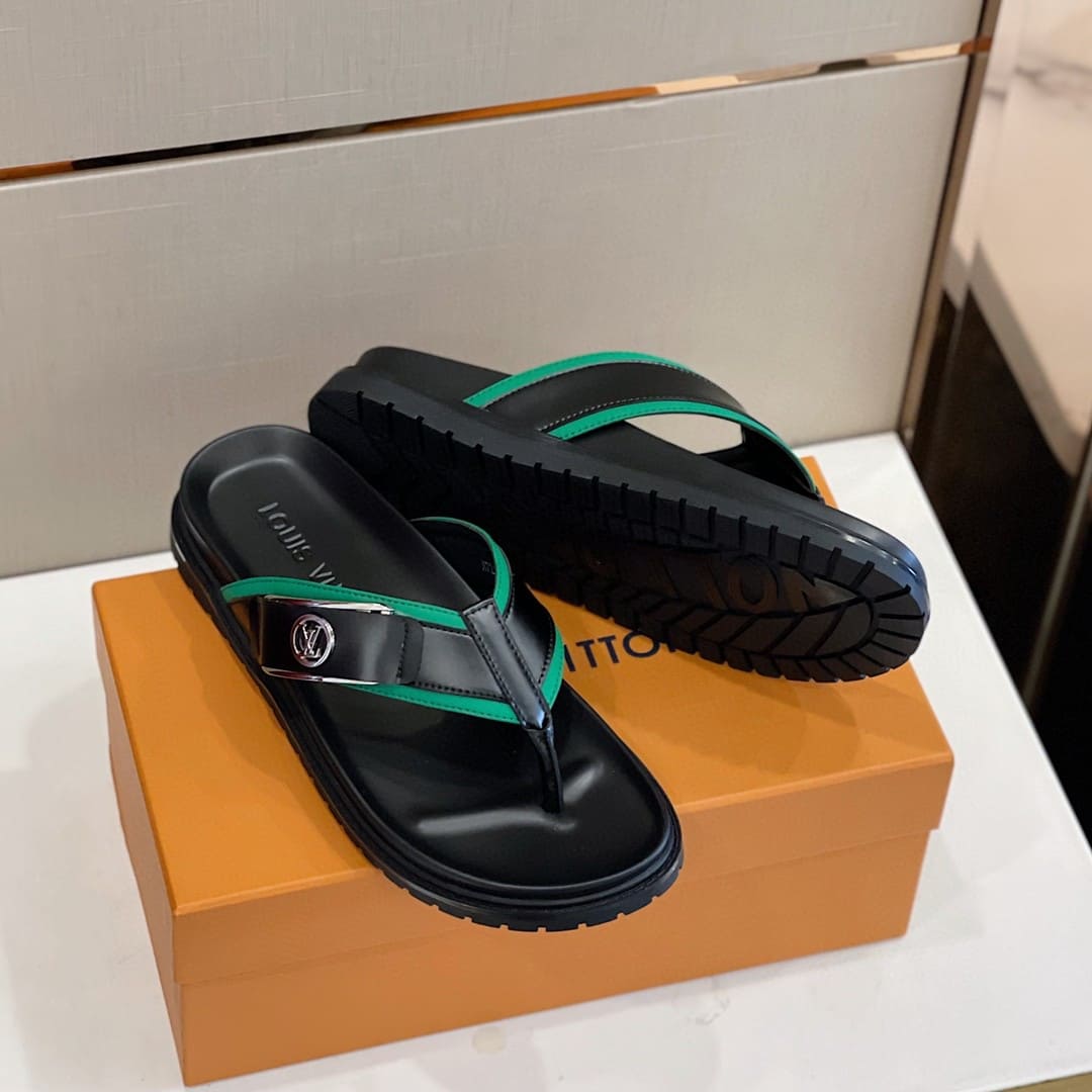 DÉP LOUIS VUITTON TRIANGLE LOGO SANDAL AAA
