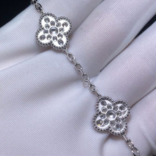 Vòng tay VCA Vintage Alhambra Full Pave Diamond 18k Vàng trắng 5 họa tiết 18K  (Liên hệ để biết giá)