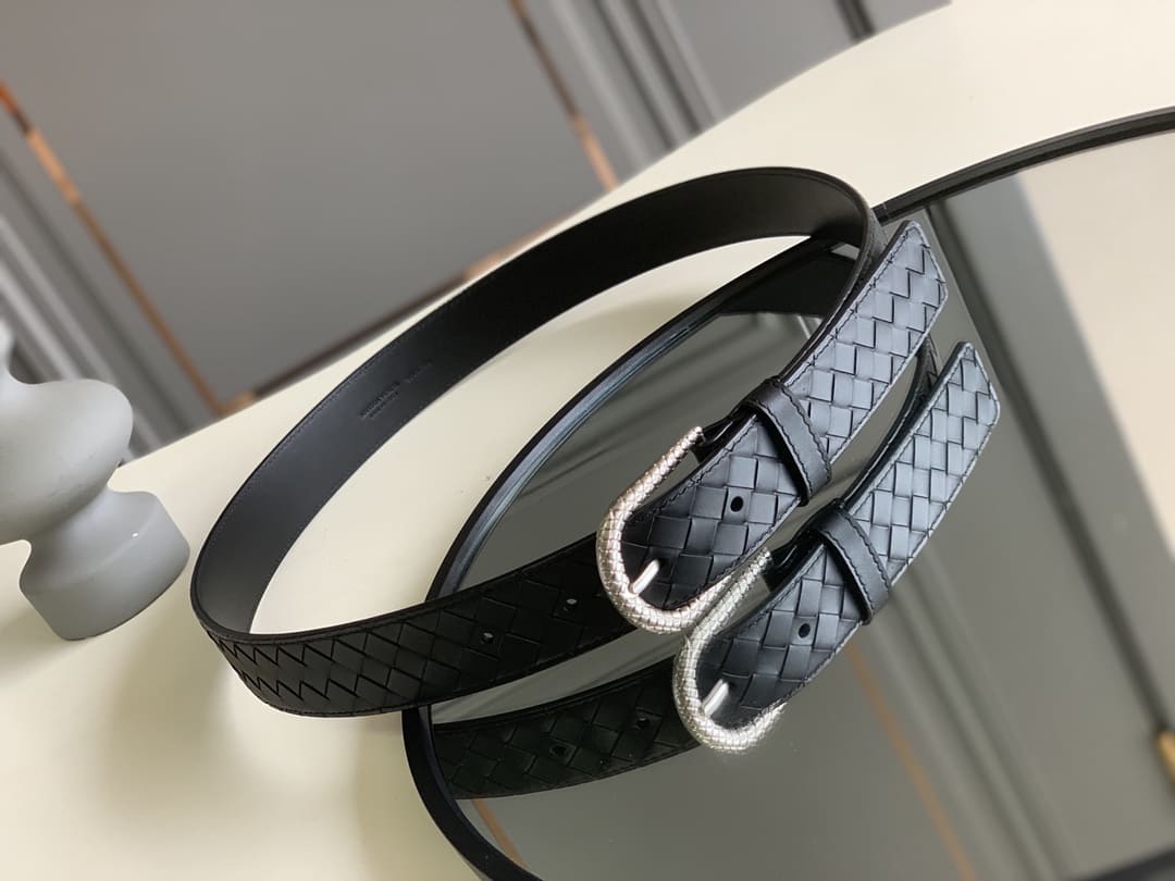 DÂY LƯNG BOTTGA VENETA INTRECCIATO LEATHER Khóa bạc
