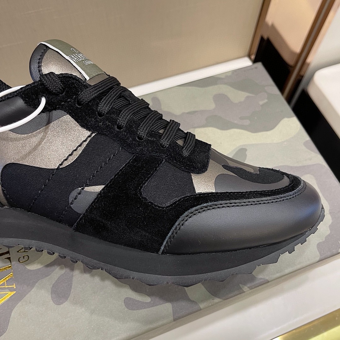 GIÀY VALENTINO STUDD LEATHER RUNNER SNEAKER SHOES AAA