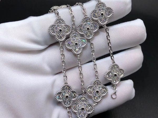 Dây chuyền VCA Vintage Alhambra 4,83ct kim cương vàng trắng  18K  (Liên hệ để biết giá)