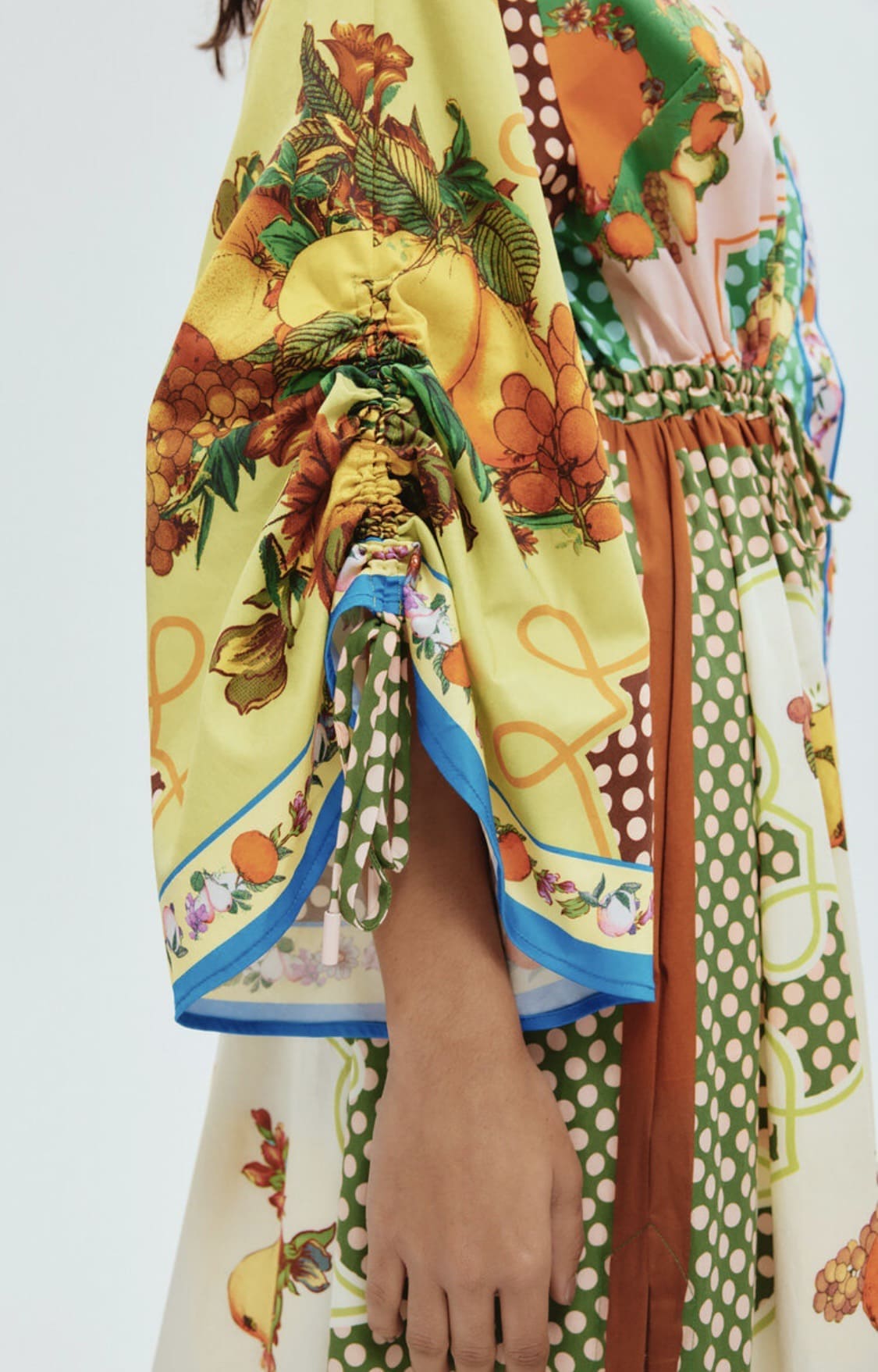 VÁY ALEMAIS PEAR HỌA TIẾT QUẢ LÊ IN SILK High Classy