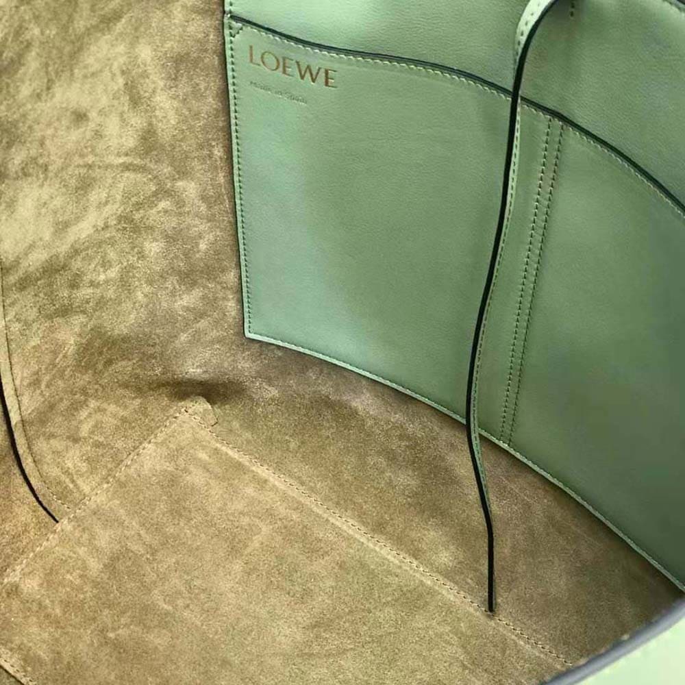 TÚI LOEWE Anagram Tote màu da bê cổ điển màu xanh lá cây