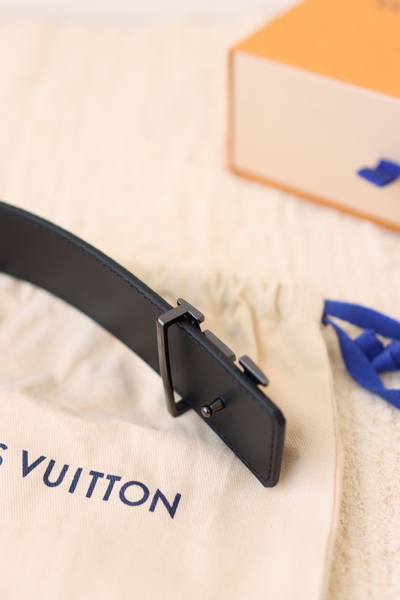DÂY LƯNG LOUIS VUITTON LV GRAY MONOGRAM Khóa đen bóng