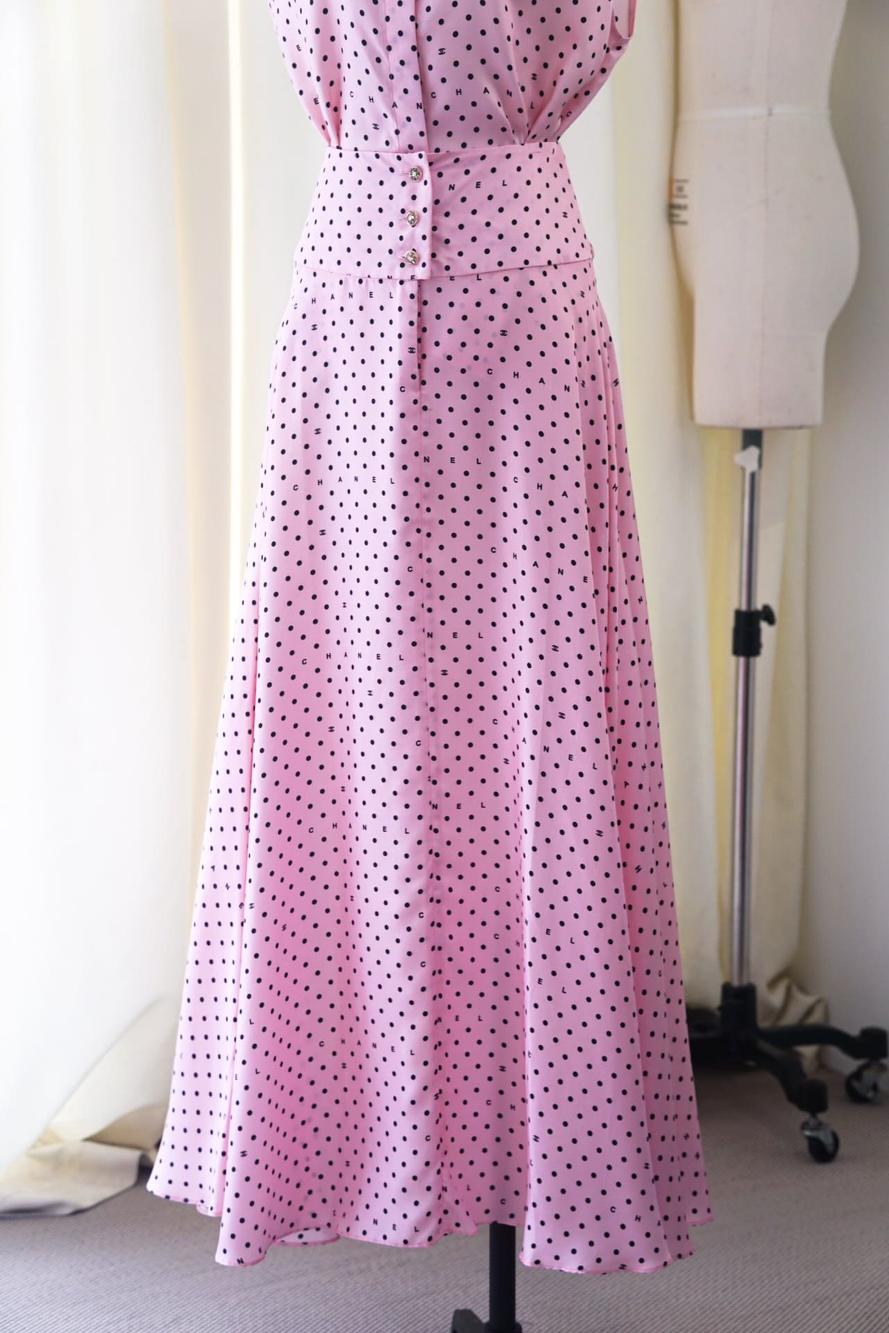 BỘ ĐỒ CHANEL CHẤM BI MÀU HỒNG LONG DRESS High Classy