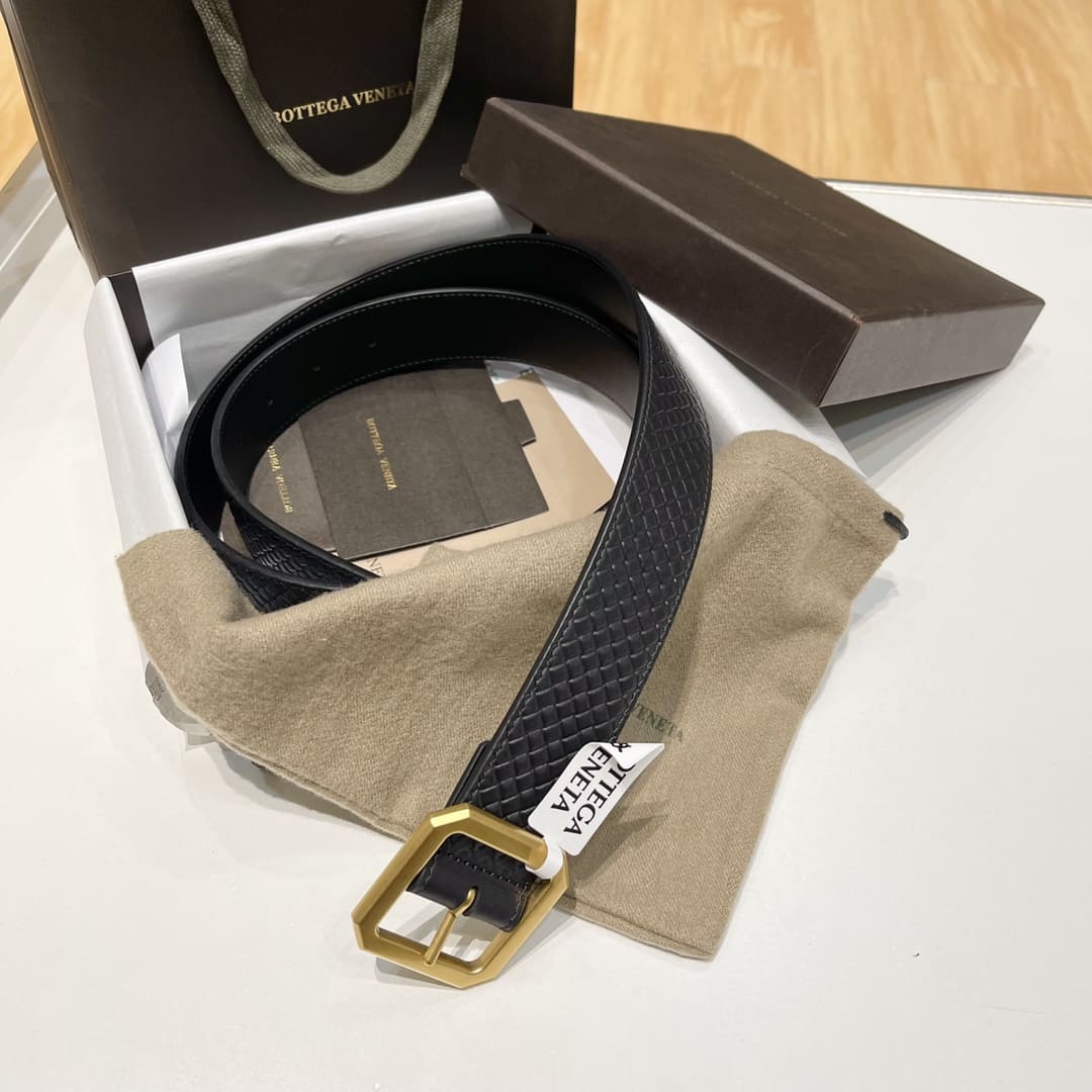 DÂY LƯNG BOTTGA VENETA BLACK INTRECCIATO LEATHER Khóa vàng