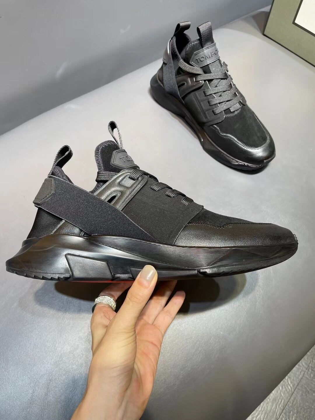 GIÀY TOM FORD TF BLACK LEATHER SNEAKER SHOES AAA