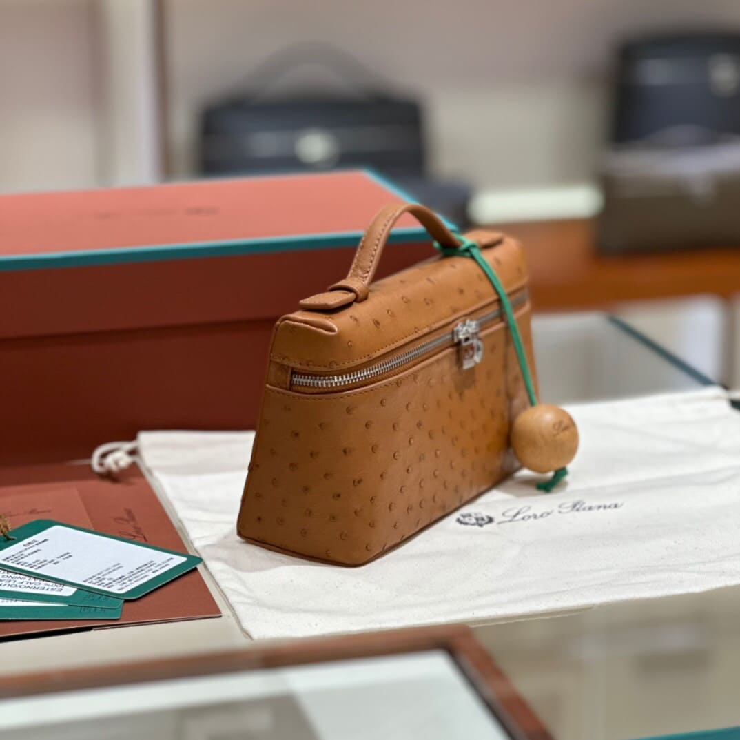 TÚI Loro Piana Women Extra Pocket L27 in Ostrich Leather Brown da đà điểu(Gía Liên Hệ)