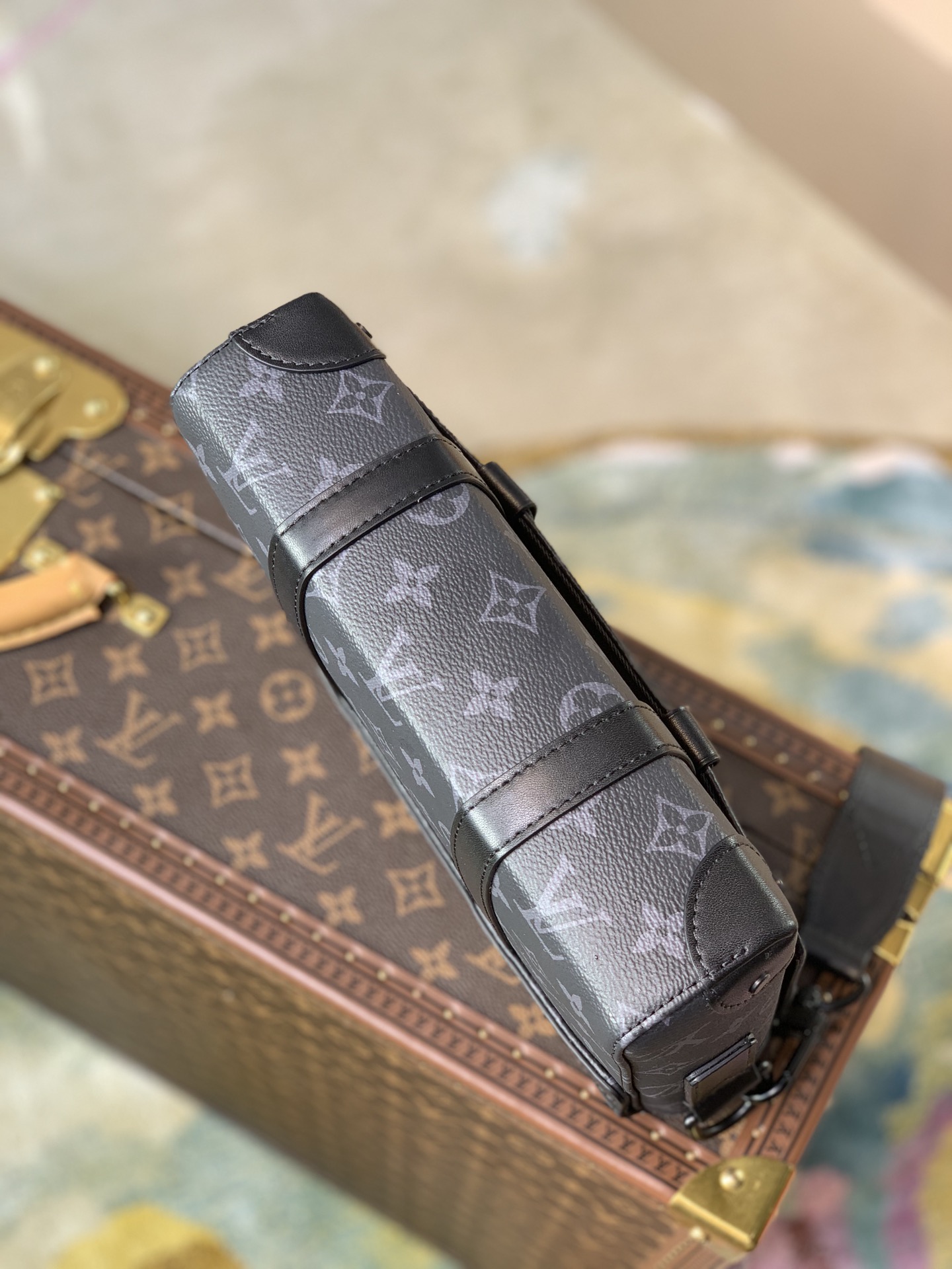 TÚI LOUIS VUITTON Trunk Monogram Taurillon Messenger Bag